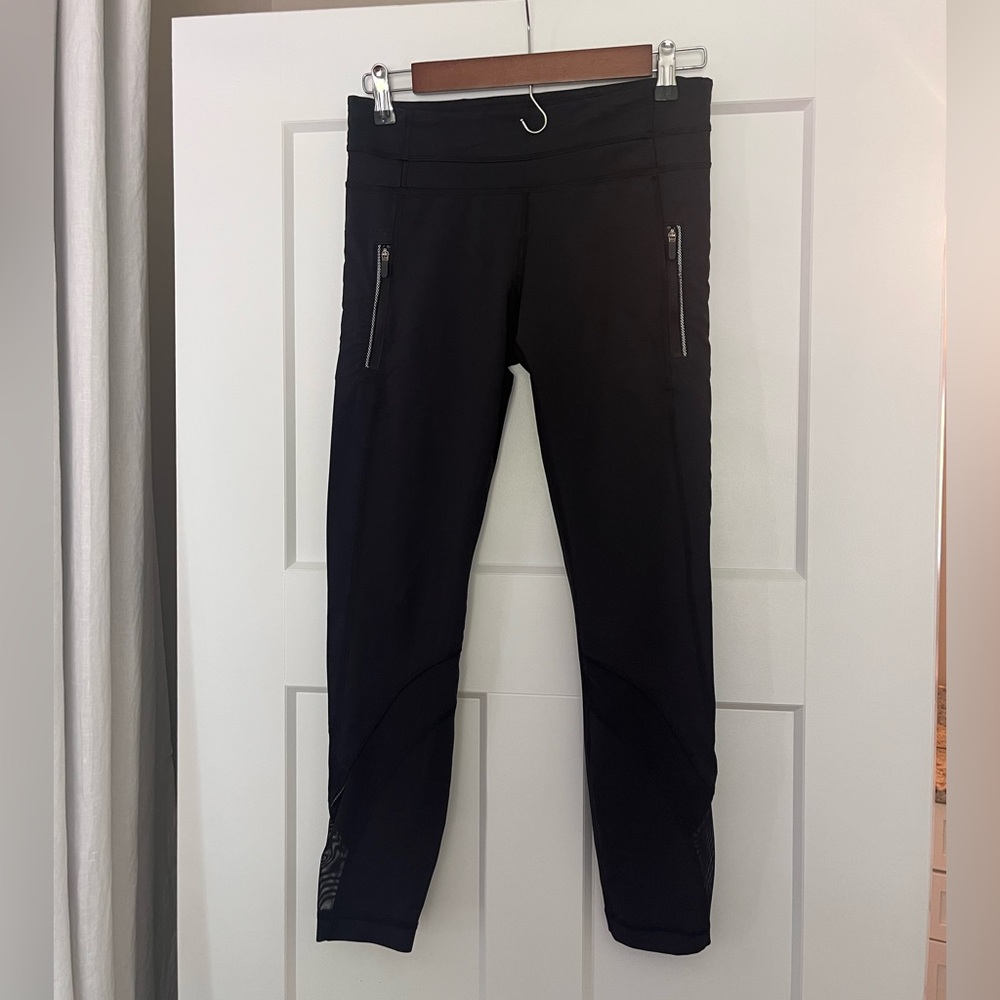 Lulu 3/4 Leggings with Zipper Pockets